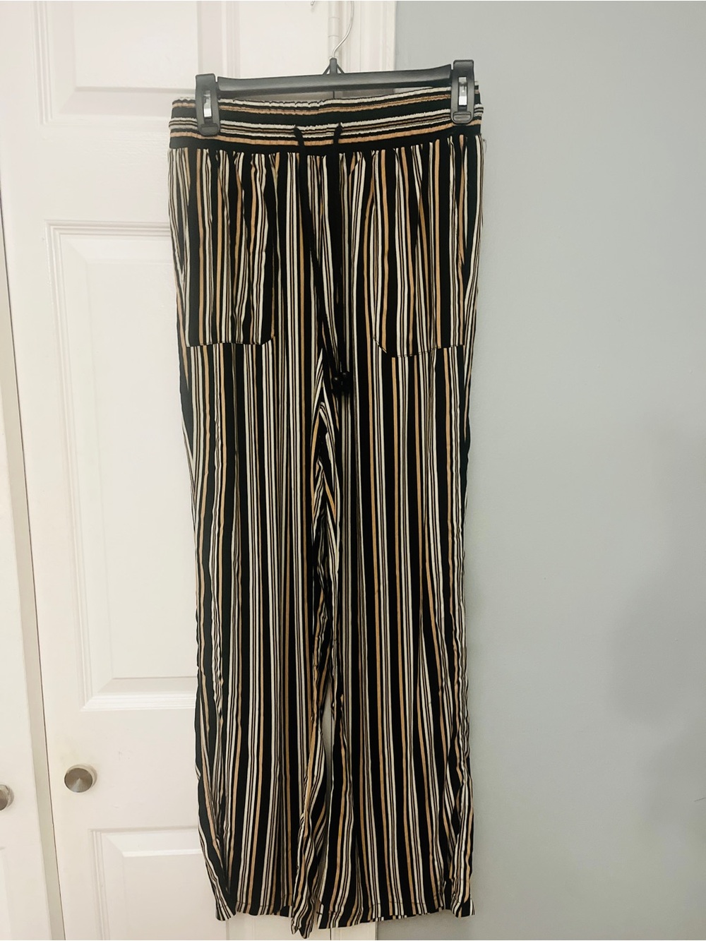 Women's Black & Cream Striped Wide-Leg Pants